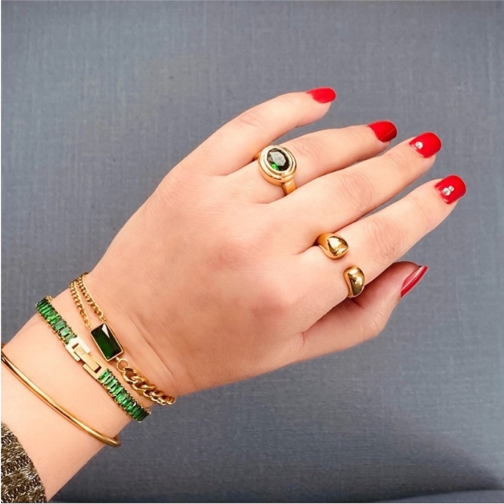 Green Stone Gold-Tone Oval Ring - Picture 7 of 10